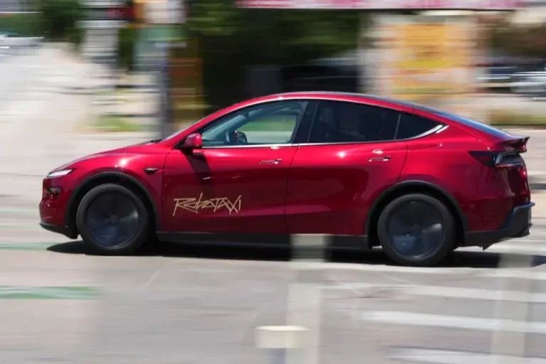 Robotaxi Tesla Model Y circulant à Austin, Texas