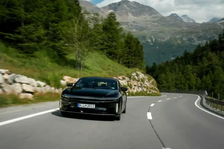Lucid Air Grand Touring en route pendant son record d’autonomie électrique certifié Guinness
