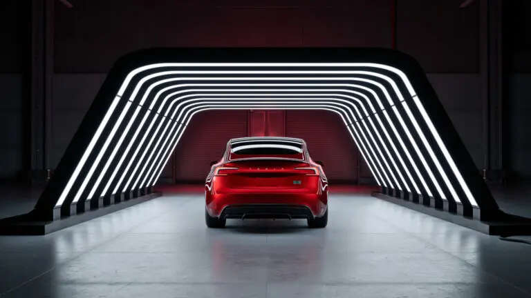 Tesla Model 3 Performance vue arrière, design sportif