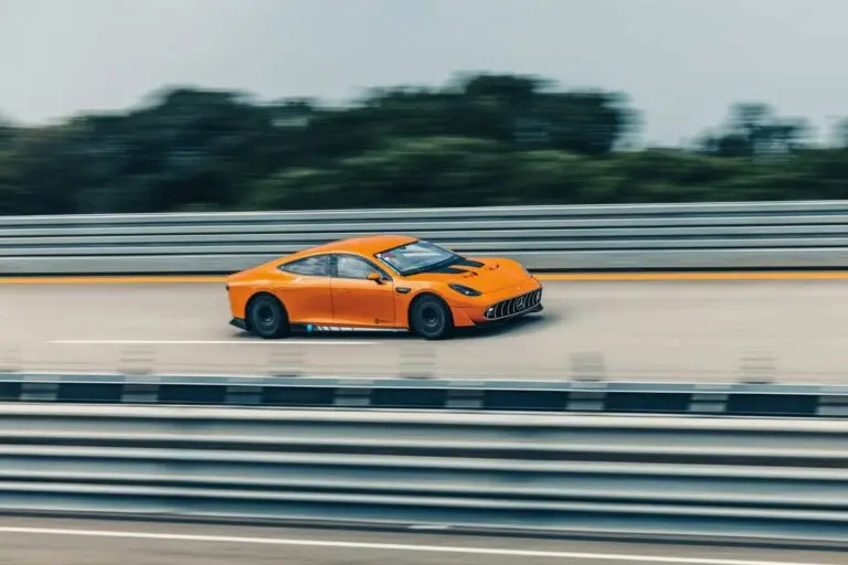 Mercedes-AMG GT XX electric on the Nardò oval, distance record