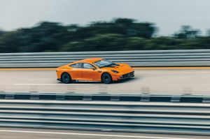 Mercedes-AMG GT XX electric on the Nardò oval, distance record