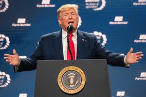 Donald Trump annonce le déblocage des fonds pour les bornes électriques NEVI aux États-Unis