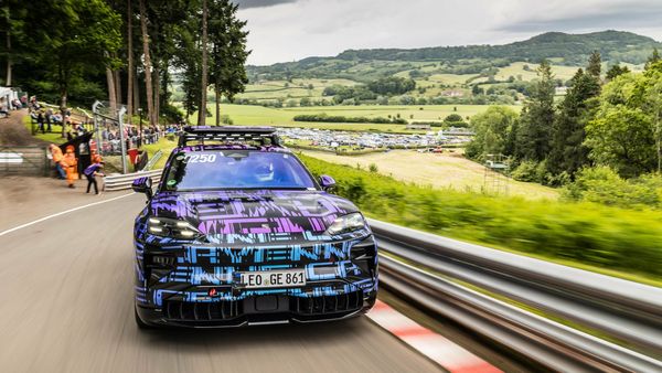 porsche cayenne electric