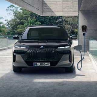 BMW 7 Series Plug-in Hybrid front view on urban roads